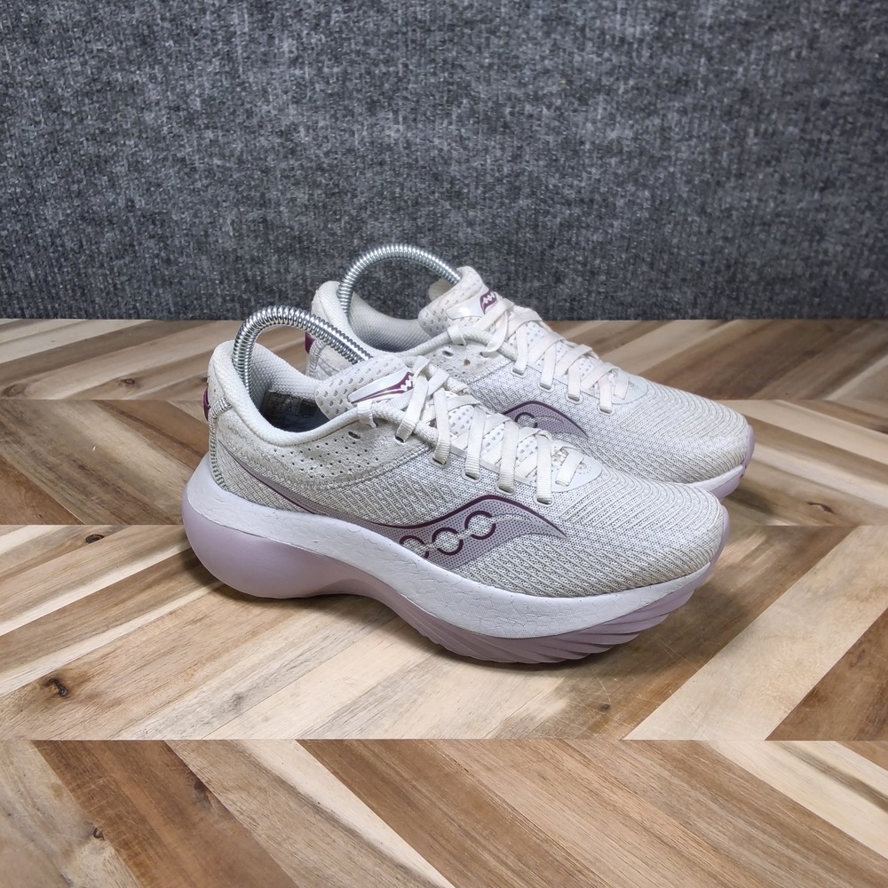 Saucony Kinvara Pro Womens Size 7 White Purple Athletic Running Shoes Sneakers